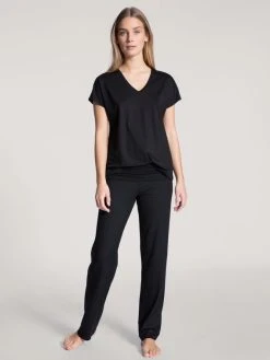 Calida Favourites Relax Kurzarm-Shirt, V-Neck -Zimmerli Shop Calida Favourites Relax Kurzarm Shirt schwarz 14337 992 2